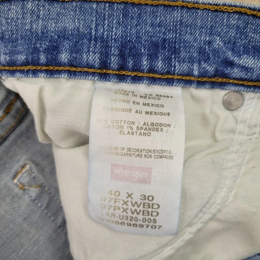 Wrangler Jeans Mens W40 L30 Light Blue Denim 97FXWBD Straight Relaxed Fit
